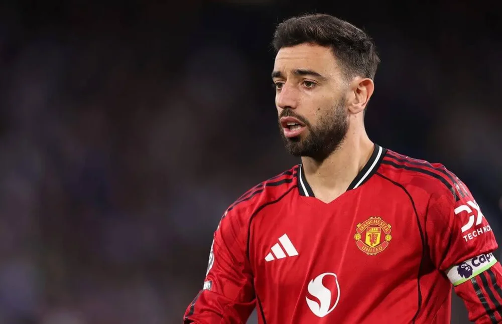 Bruno Fernandes playing for Manchester United